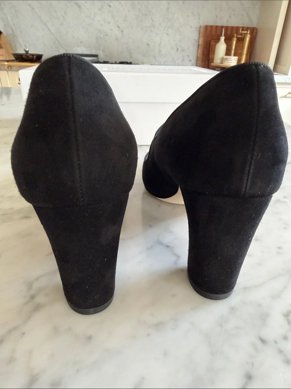 NWT Manolo Blahnik Black Suede Campariba Mary Jane Pointed Pumps size 37